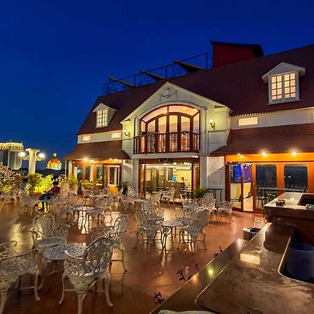 Hotel Godwin - Colaba Мумбай Екстериор снимка