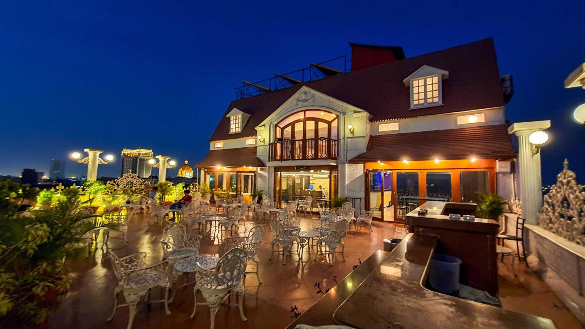 Hotel Godwin - Colaba Мумбай Екстериор снимка