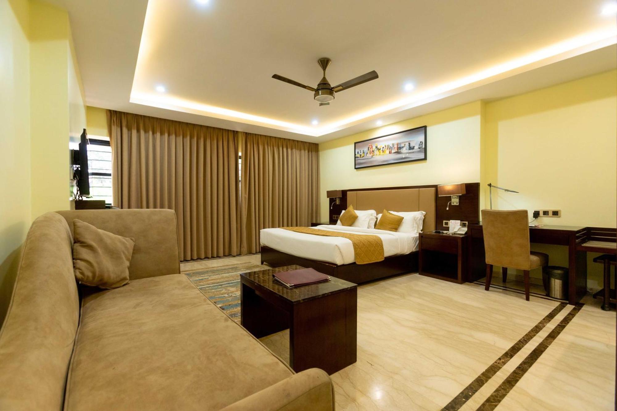 Hotel Godwin - Colaba Мумбай Екстериор снимка