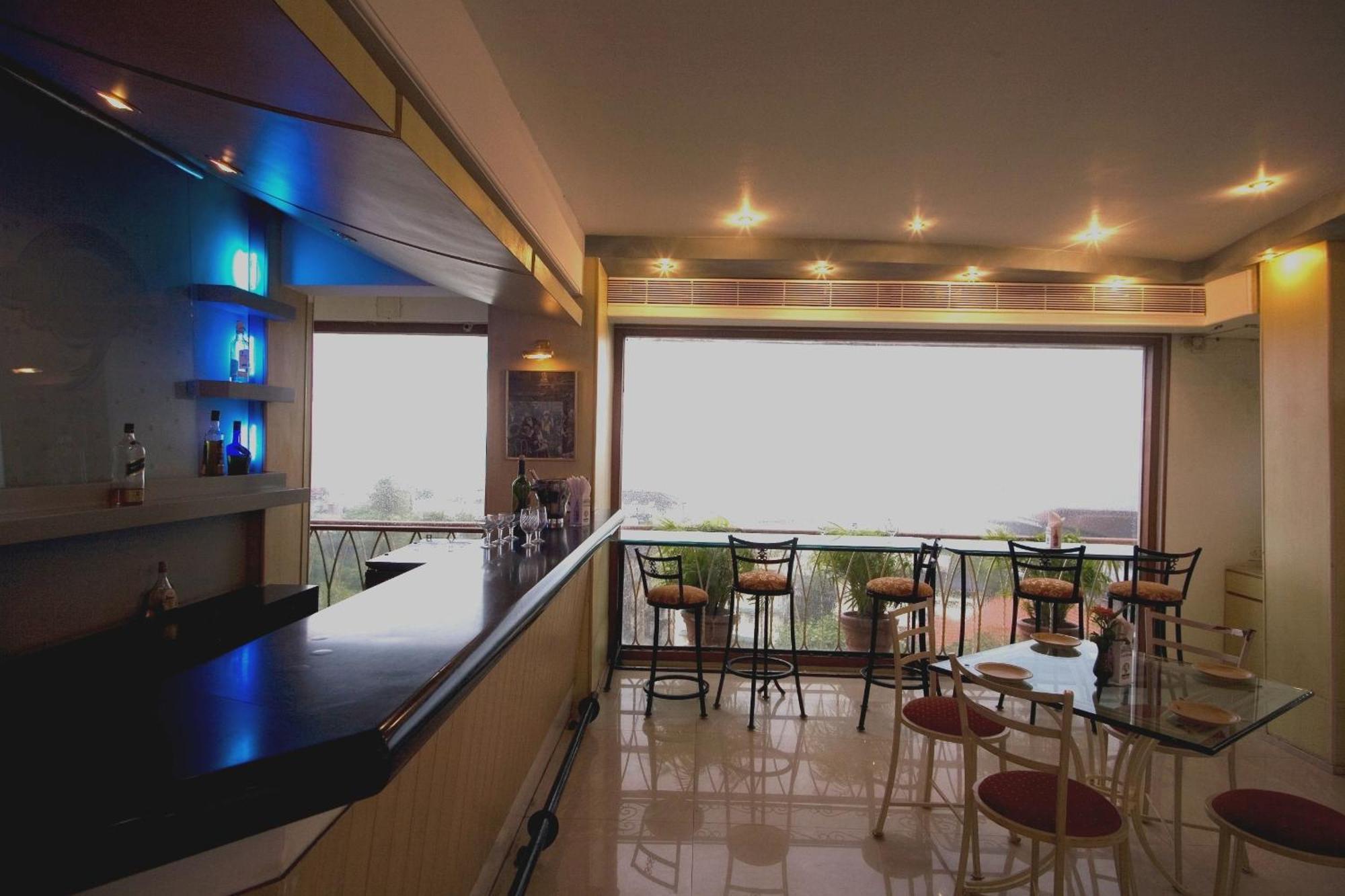 Hotel Godwin - Colaba Мумбай Екстериор снимка