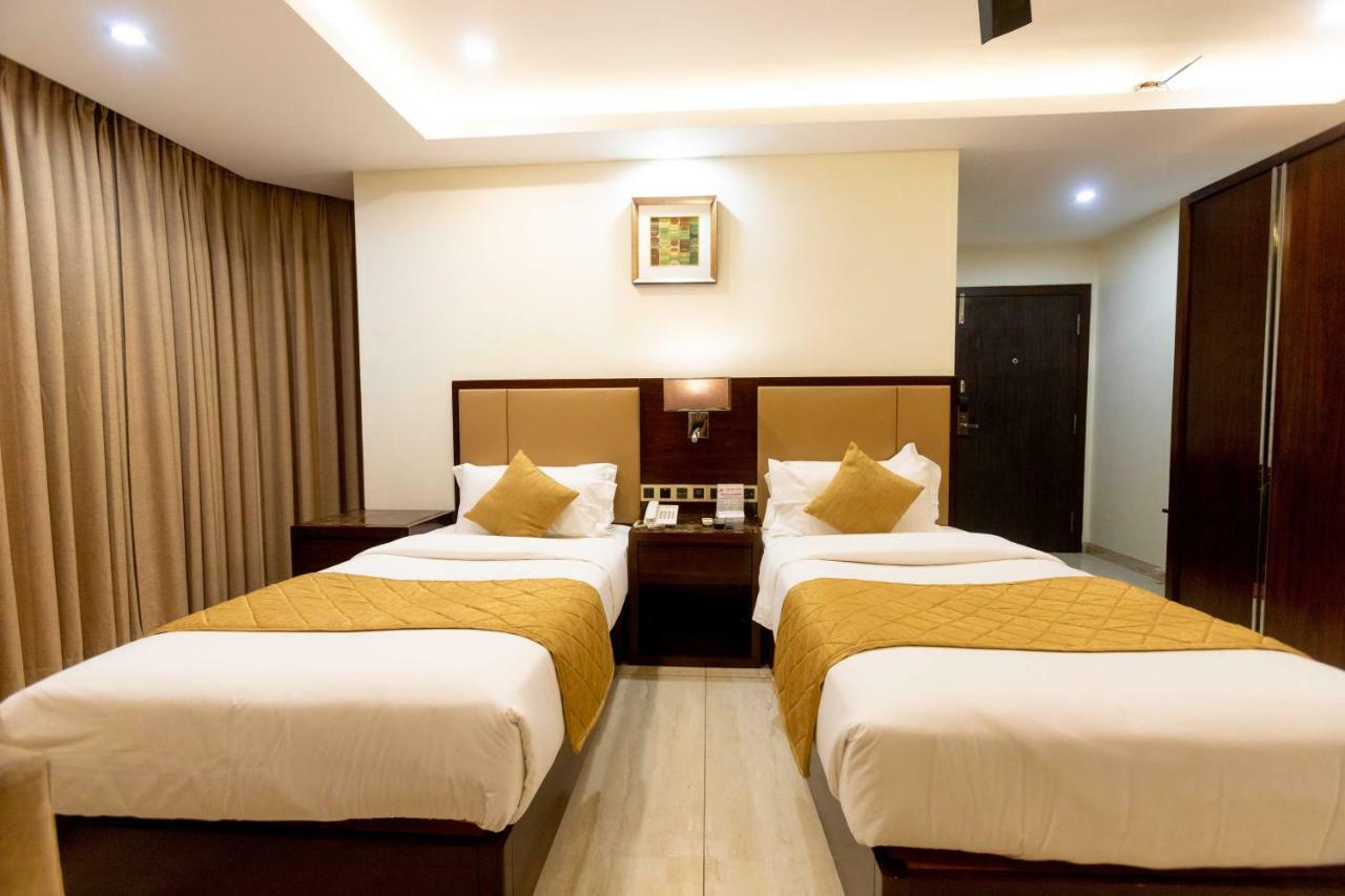 Hotel Godwin - Colaba Мумбай Екстериор снимка