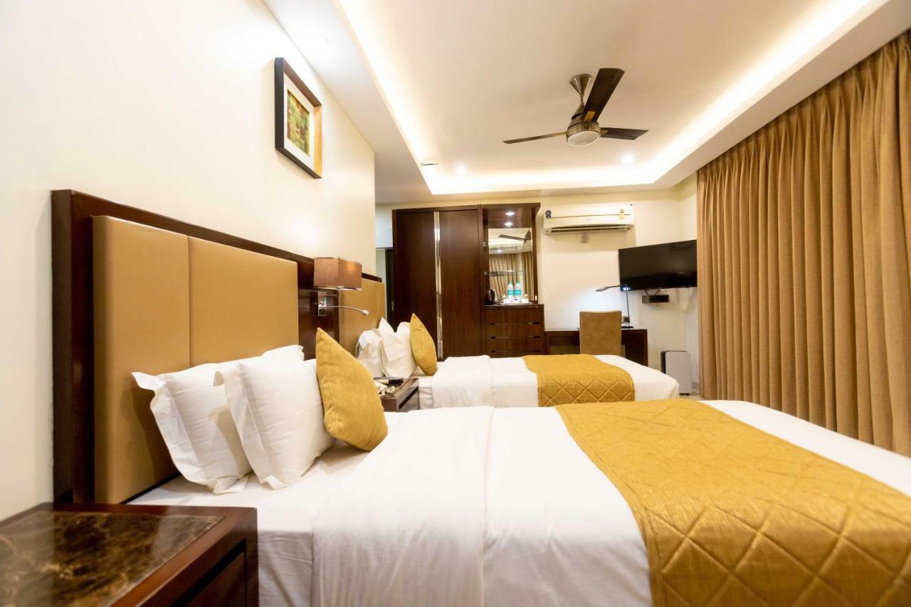 Hotel Godwin - Colaba Мумбай Екстериор снимка