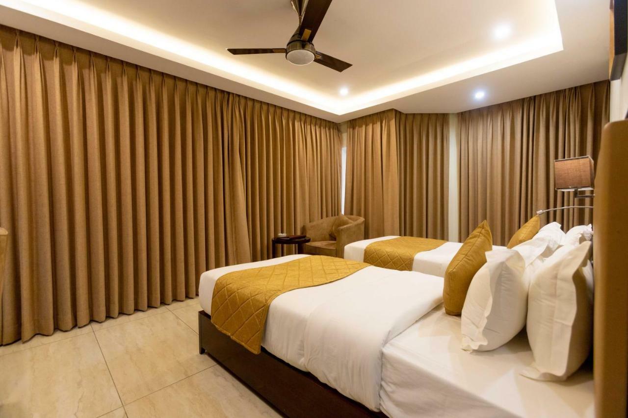 Hotel Godwin - Colaba Мумбай Екстериор снимка